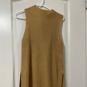 Forever 21 sweater vest size small